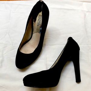 Black Michael Kors Suede Pumps
